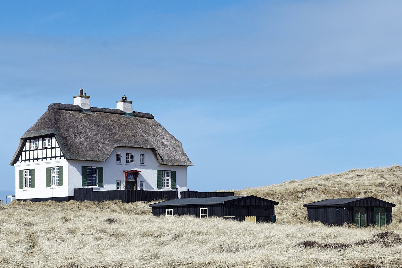 The Coastal Color Palette: Choosing Exterior Finishes That Fight Fading and Salt Staining